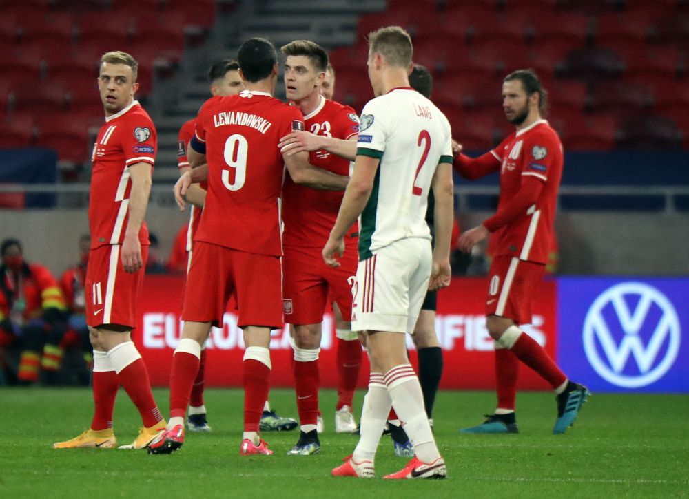 九游app-莱万多夫斯基重要时刻出色发挥，篮网带队取胜！赛场气氛高涨-九游app